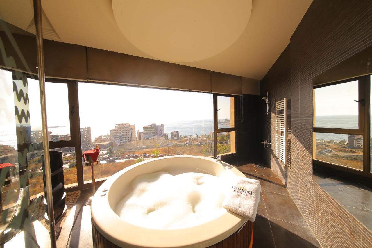 Sunrise Hotel Jounieh Bagian luar foto